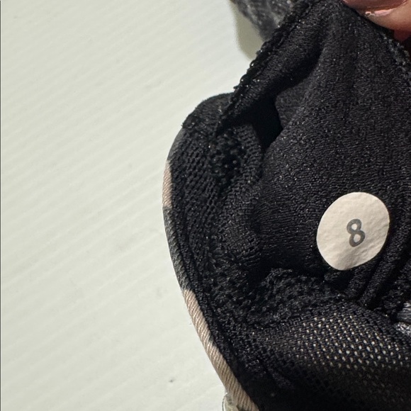 Lululemon wild tank top Animal print - Sz 8 - Picture 5 of 5